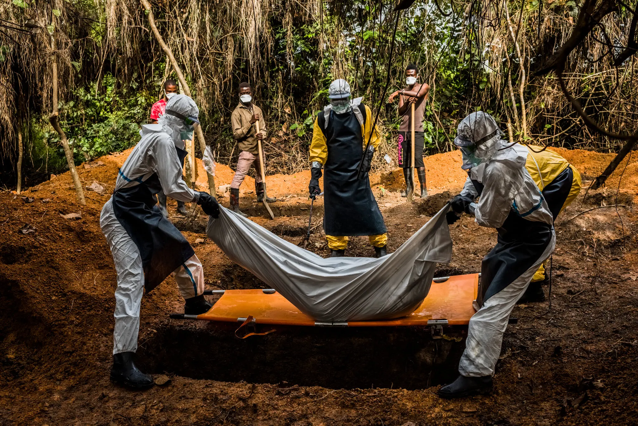 17int-Ebola-WTK-vwgb-superJumbo