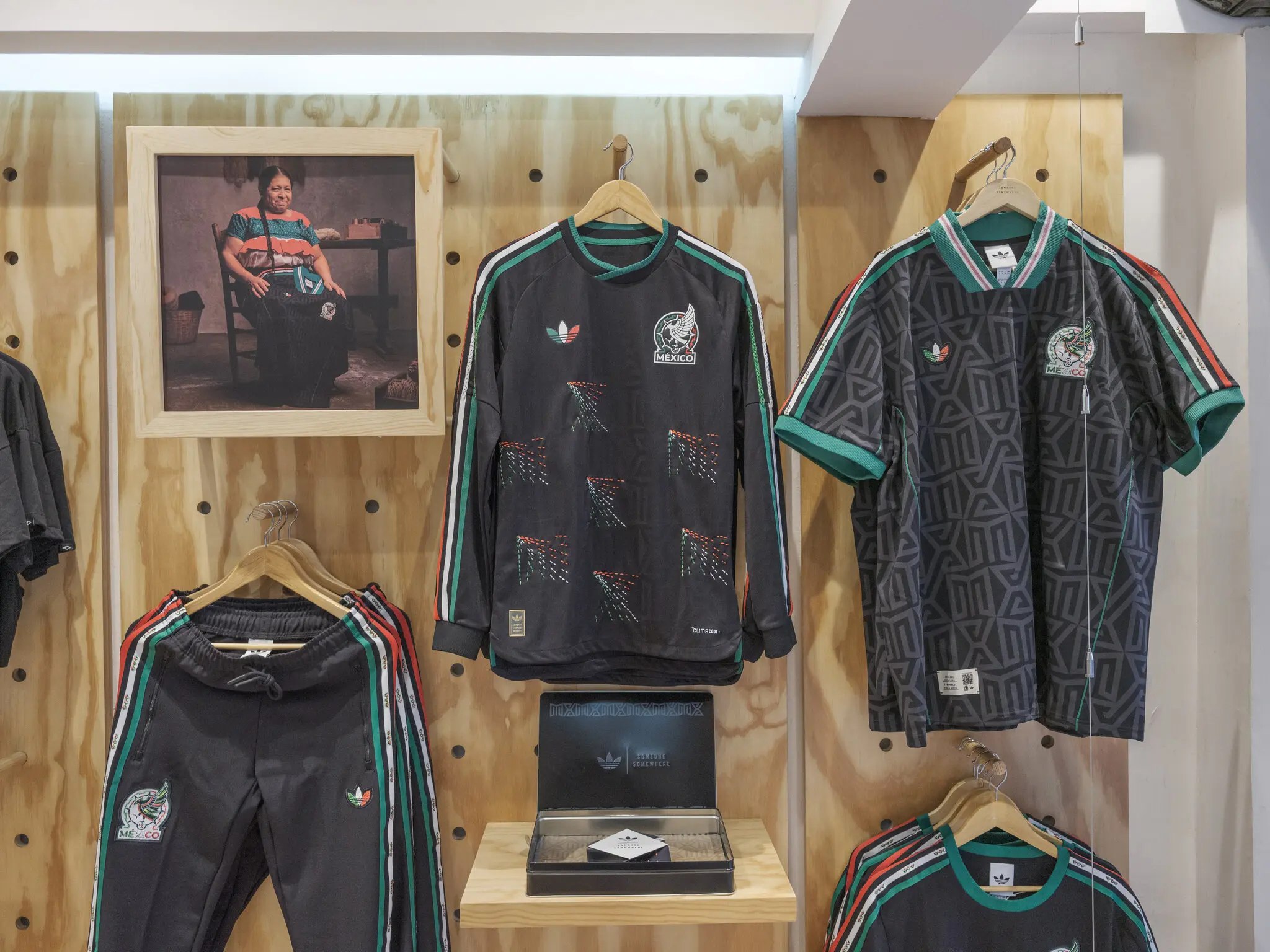08int-worldcup-mexico-adidas-kctm-superJumbo