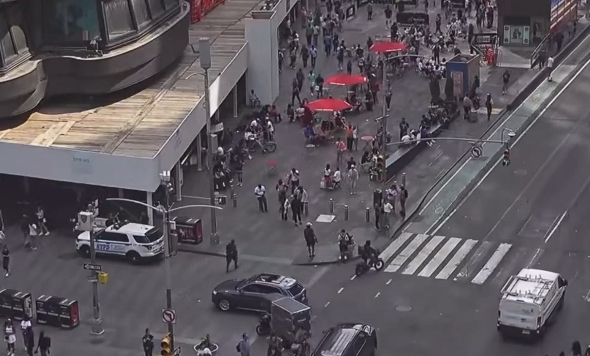 Tiroteo-en-Times-Square-captura-de-video-X-@EarthCam