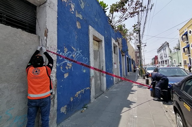 ahora_cae_barda_de_casa_en_barrio_de_la_luz_en_puebla